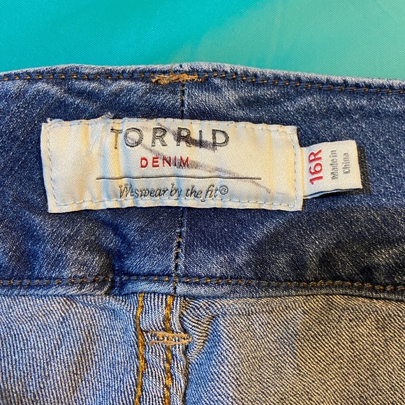 TTorrid We Swear by the Fit Women's Jeggings 16R Medium Wash High Waist Stretch - Picture 3 of 8